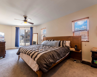 1060 N Hermitage Avenue - Photo Thumbnail 10