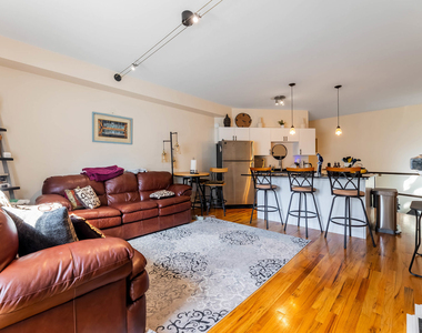 1060 N Hermitage Avenue - Photo Thumbnail 1