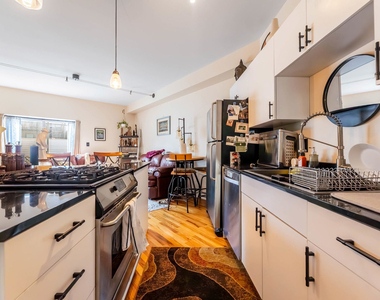 1060 N Hermitage Avenue - Photo Thumbnail 6