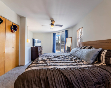 1060 N Hermitage Avenue - Photo Thumbnail 11