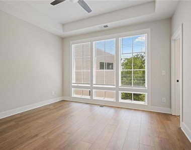 2636 Mackintosh Court - Photo Thumbnail 6