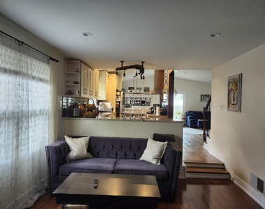 301 Oakbrook Court - Photo Thumbnail 29