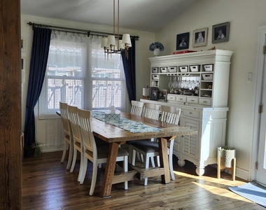 301 Oakbrook Court - Photo Thumbnail 10