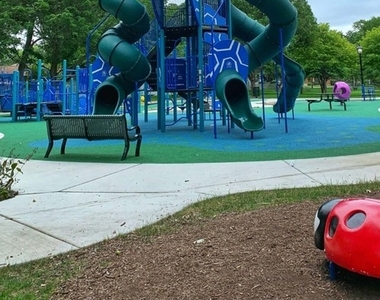 301 Oakbrook Court - Photo Thumbnail 43