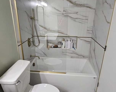 301 Oakbrook Court - Photo Thumbnail 38