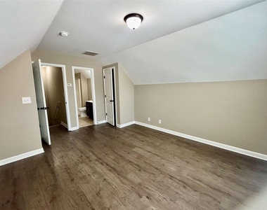 4668 Hidden Creek Drive - Photo Thumbnail 16