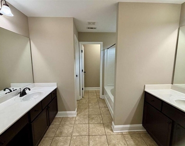 4668 Hidden Creek Drive - Photo Thumbnail 17