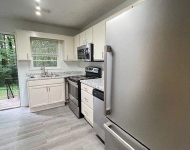 665 Sw Barnes Drive Sw - Photo Thumbnail 2