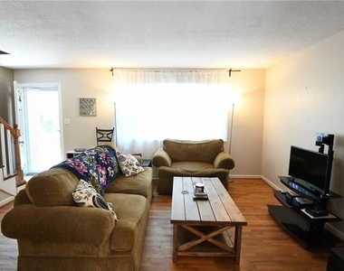 1604 Briarcliff Road - Photo Thumbnail 3