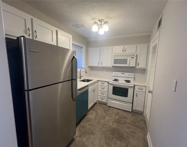 1604 Briarcliff Road - Photo Thumbnail 7