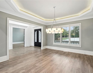 3750 Robinson Road Ne - Photo Thumbnail 5