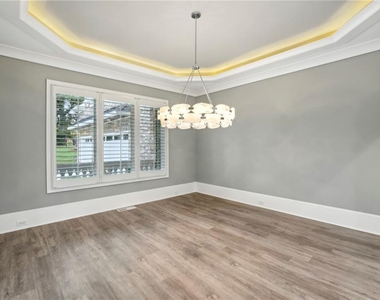 3750 Robinson Road Ne - Photo Thumbnail 6