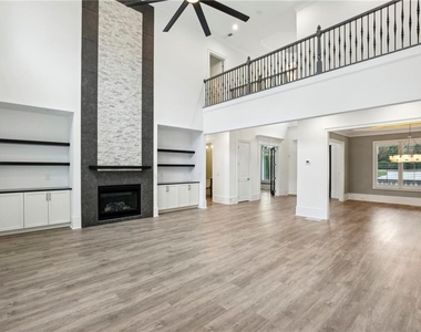 3750 Robinson Road Ne - Photo Thumbnail 12