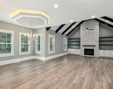 3750 Robinson Road Ne - Photo Thumbnail 18