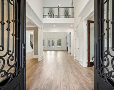 3750 Robinson Road Ne - Photo Thumbnail 3