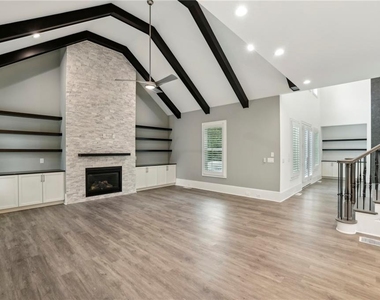 3750 Robinson Road Ne - Photo Thumbnail 15