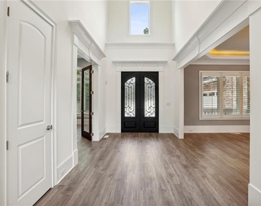 3750 Robinson Road Ne - Photo Thumbnail 4
