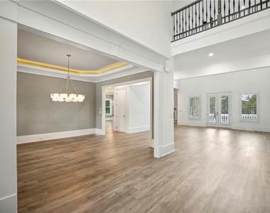 3750 Robinson Road Ne - Photo Thumbnail 7