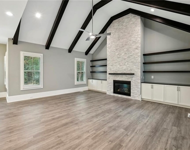 3750 Robinson Road Ne - Photo Thumbnail 14