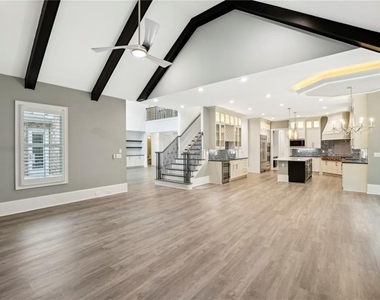 3750 Robinson Road Ne - Photo Thumbnail 16