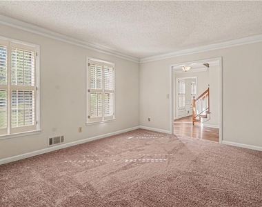 1527 Ridgewood Drive - Photo Thumbnail 5