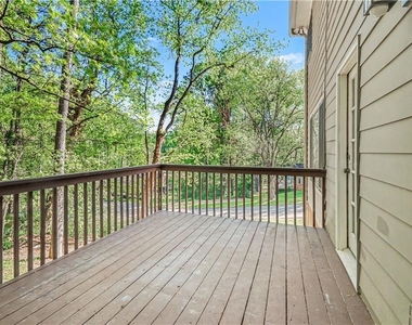 1527 Ridgewood Drive - Photo Thumbnail 3