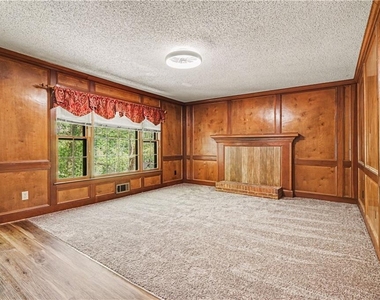 1527 Ridgewood Drive - Photo Thumbnail 6