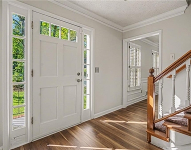 1527 Ridgewood Drive - Photo Thumbnail 4