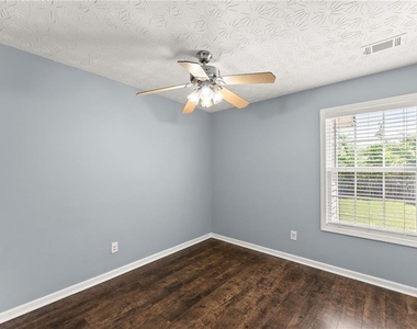 104 Jameston Drive - Photo Thumbnail 9