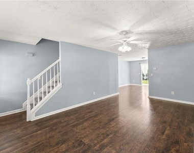 104 Jameston Drive - Photo Thumbnail 2