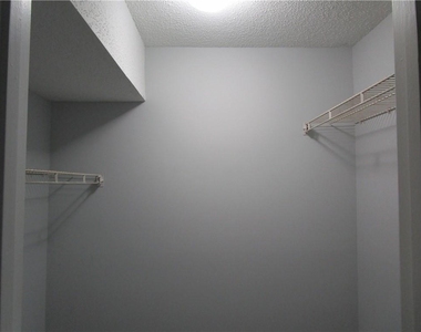4003 Wingate Way - Photo Thumbnail 18