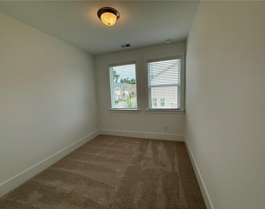 1682 Hannah Terrace Nw - Photo Thumbnail 19
