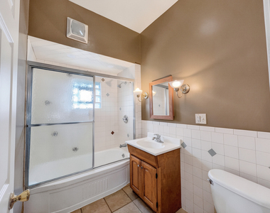 9046 S Brandon Avenue - Photo Thumbnail 8