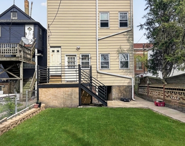 9046 S Brandon Avenue - Photo Thumbnail 13