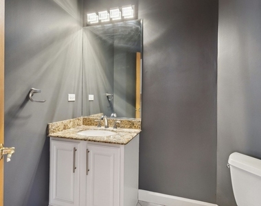 17w234 Massel Court - Photo Thumbnail 12
