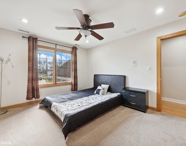 17w234 Massel Court - Photo Thumbnail 20