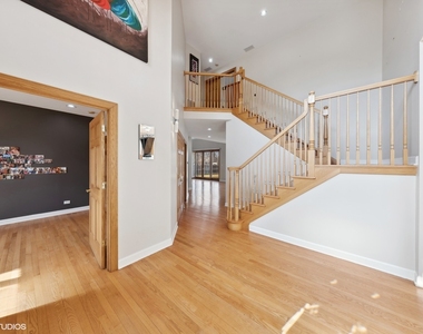 17w234 Massel Court - Photo Thumbnail 13