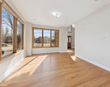 17w234 Massel Court - Photo Thumbnail 3