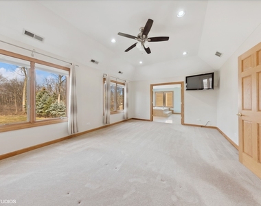17w234 Massel Court - Photo Thumbnail 14