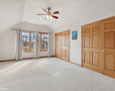 17w234 Massel Court - Photo Thumbnail 19