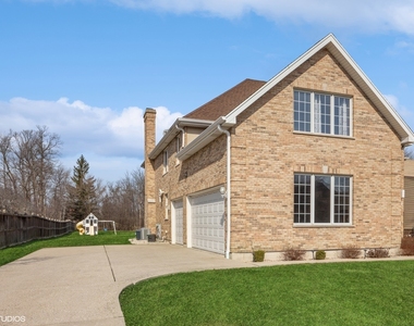 17w234 Massel Court - Photo Thumbnail 26