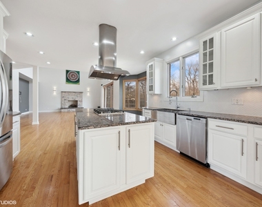 17w234 Massel Court - Photo Thumbnail 6