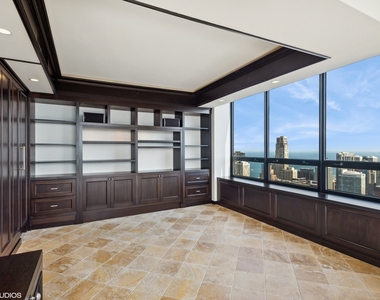 180 E Pearson Street - Photo Thumbnail 7