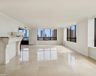 180 E Pearson Street - Photo Thumbnail 2