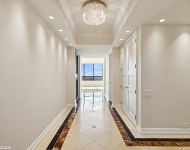 180 E Pearson Street - Photo Thumbnail 1