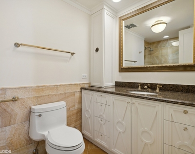 180 E Pearson Street - Photo Thumbnail 13