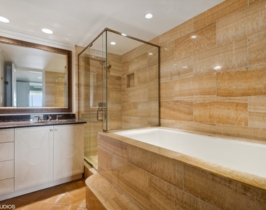 180 E Pearson Street - Photo Thumbnail 12