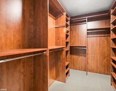 180 E Pearson Street - Photo Thumbnail 14