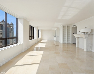 180 E Pearson Street - Photo Thumbnail 3