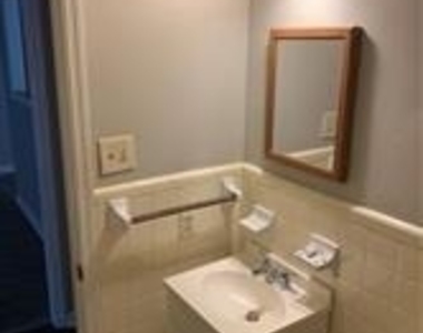 1457 Railroad Avenue - Photo Thumbnail 4